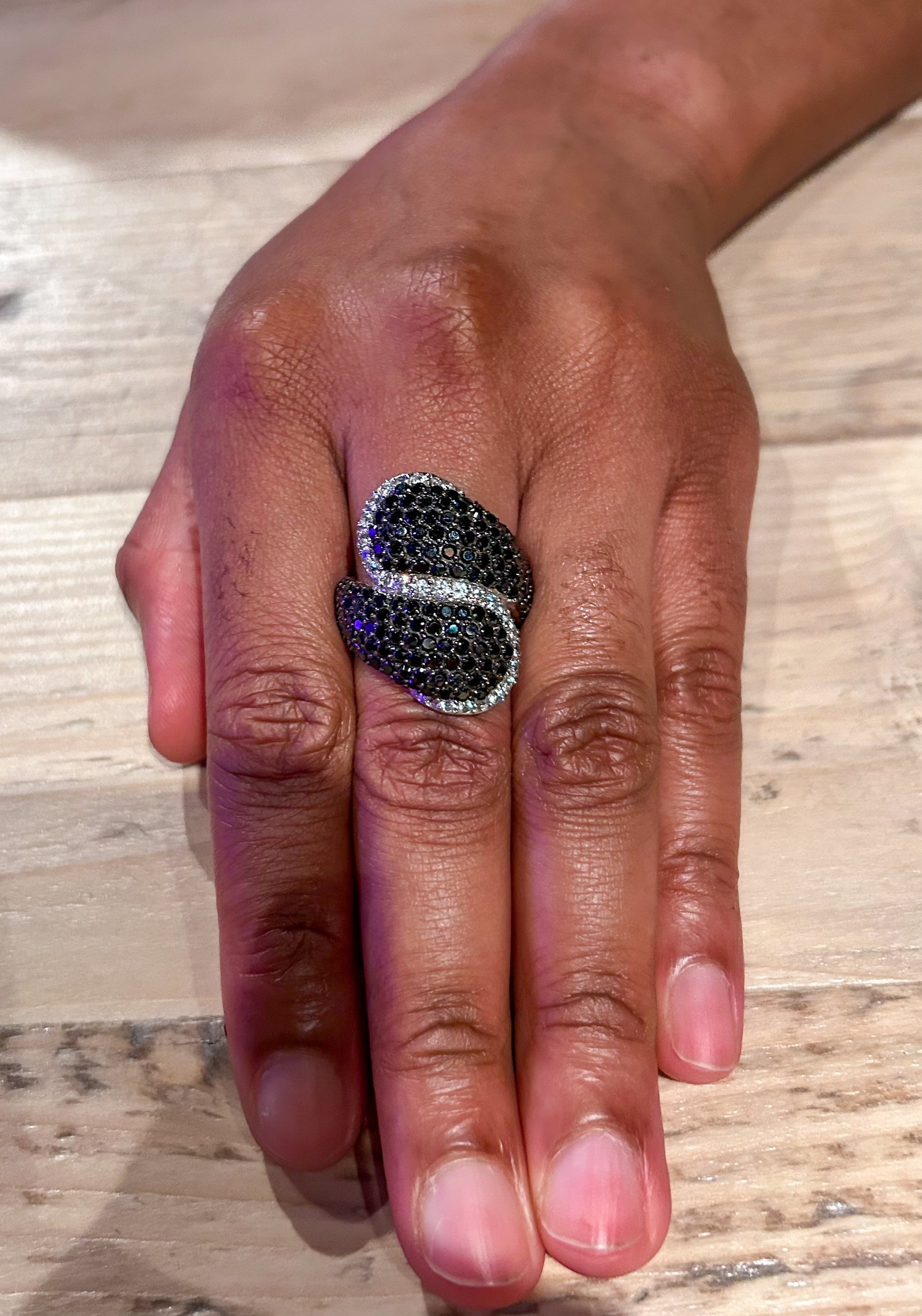 Exquisite Sterling Silver Black Cocktail iRng